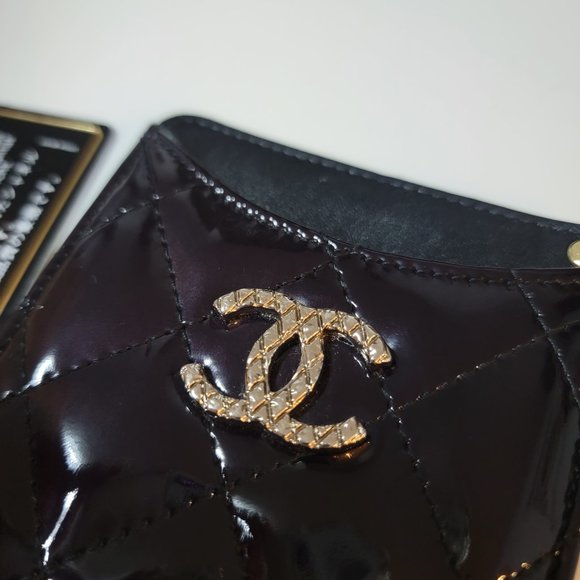 CHANEL Vertical Classic Card Holder Quilted Patent - Picture 3 of 4